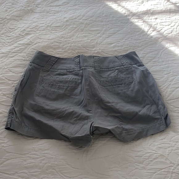 J.Crew Factory Chino Gray Shorts Size 4 - Picture 3 of 3